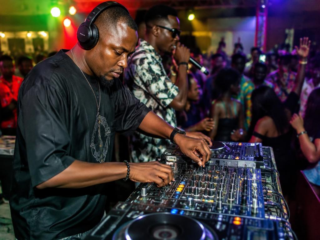 DJs, MCs & Live Band